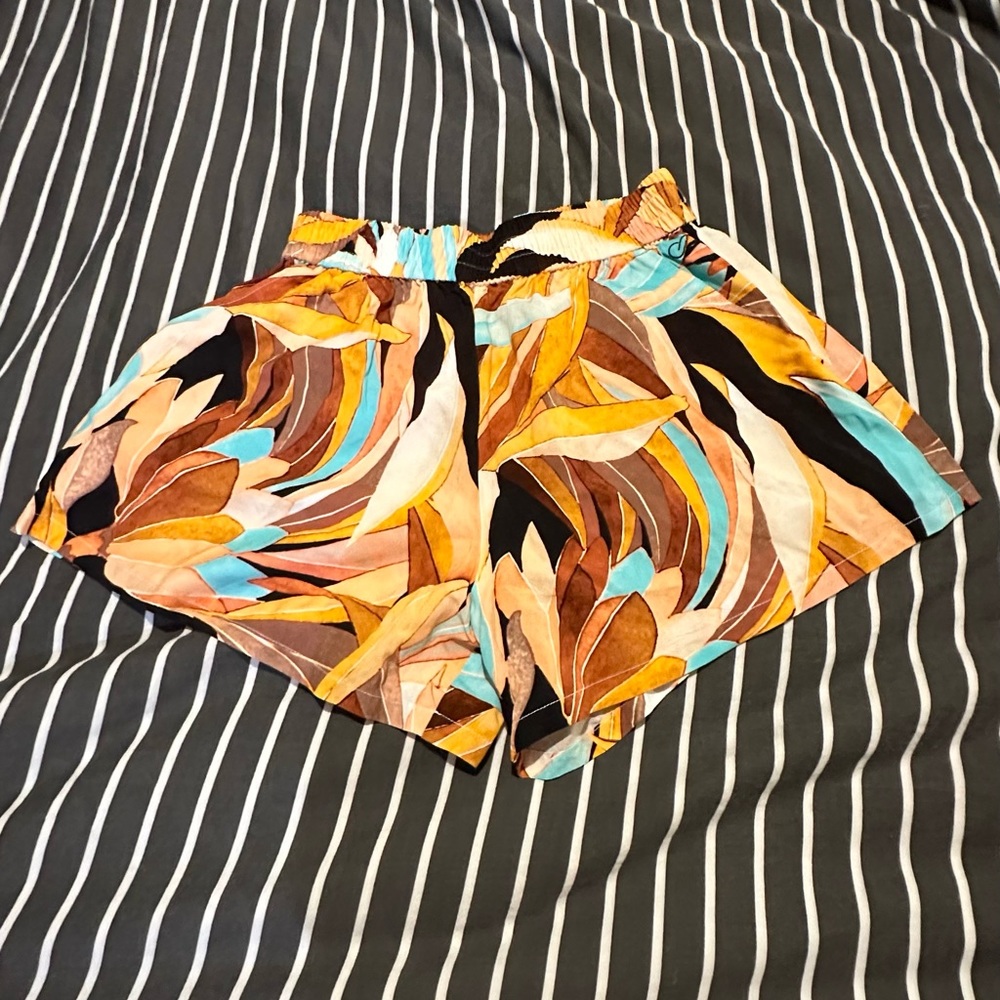 Tropical Lose Fitted Shorts